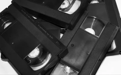 Frührentner archiviert alle TikTok-Videos auf VHS-Kassetten Frührentner archiviert alle TikTok-Videos auf VHS-Kassetten